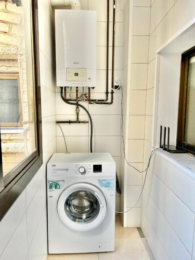 Comfortable Renovated Flat, Wifi! バダロナ エクステリア 写真