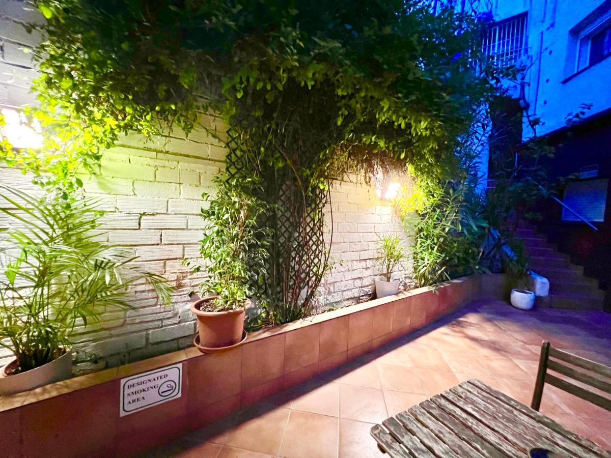 Comfortable Renovated Flat, Wifi! バダロナ エクステリア 写真