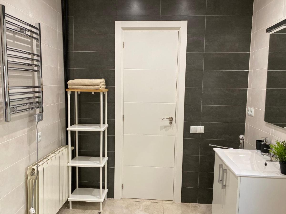 Comfortable Renovated Flat, Wifi! バダロナ エクステリア 写真