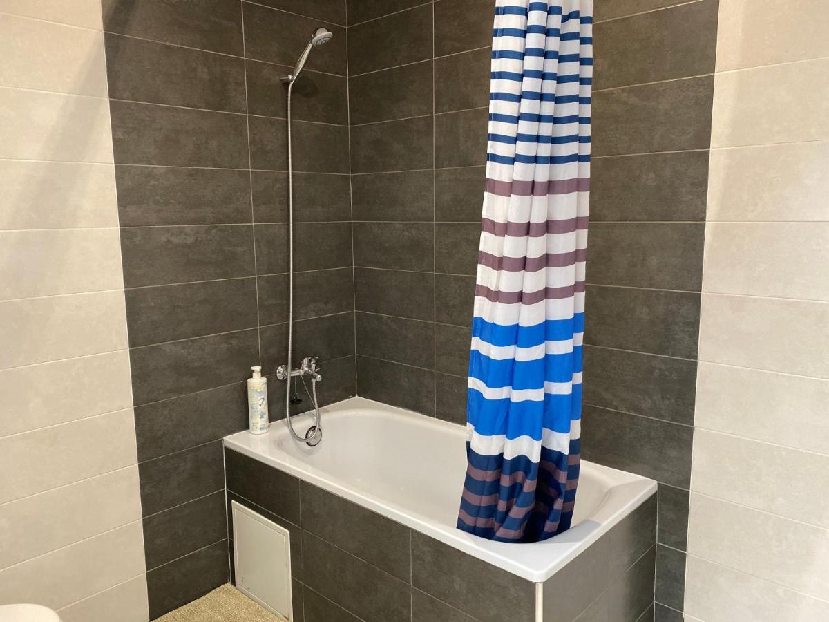 Comfortable Renovated Flat, Wifi! バダロナ エクステリア 写真