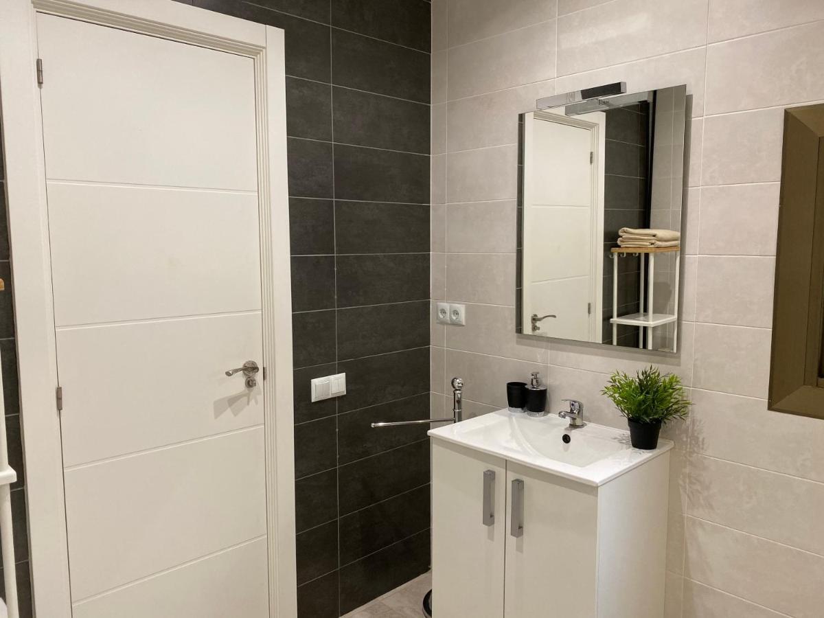 Comfortable Renovated Flat, Wifi! バダロナ エクステリア 写真